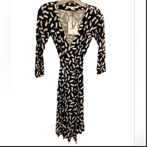 NWT DVF New Julian Two Silk Wrap Dress Snake Flutter Warm Dust Size 2